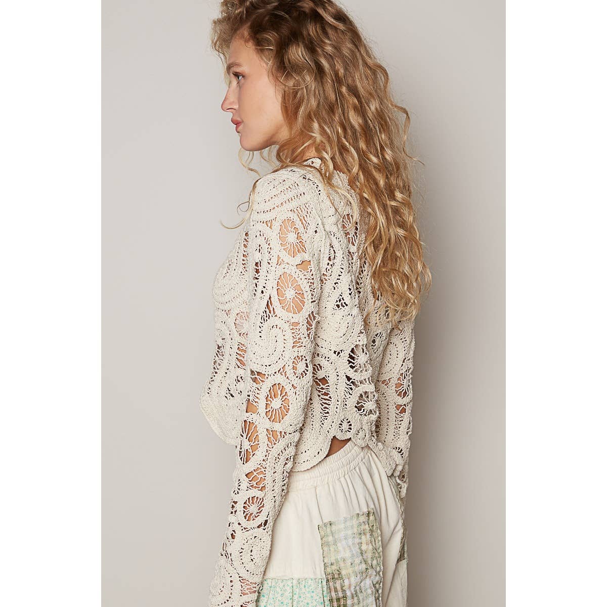 POL Round neck long sleeve solid crochet top