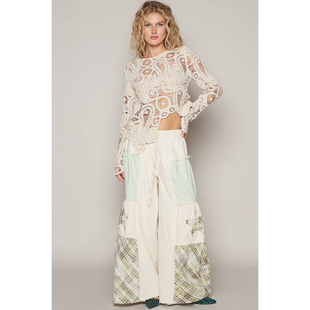 POL Round neck long sleeve solid crochet top