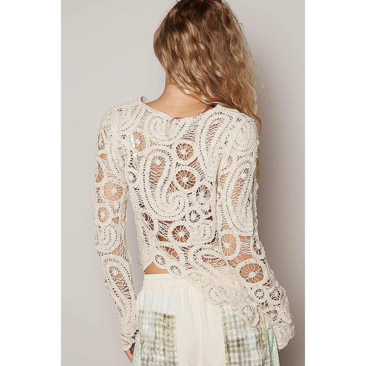 POL Round neck long sleeve solid crochet top