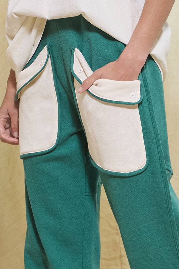 P5420-1 Patched Flap Pockets Rounded Hem Sweatpants