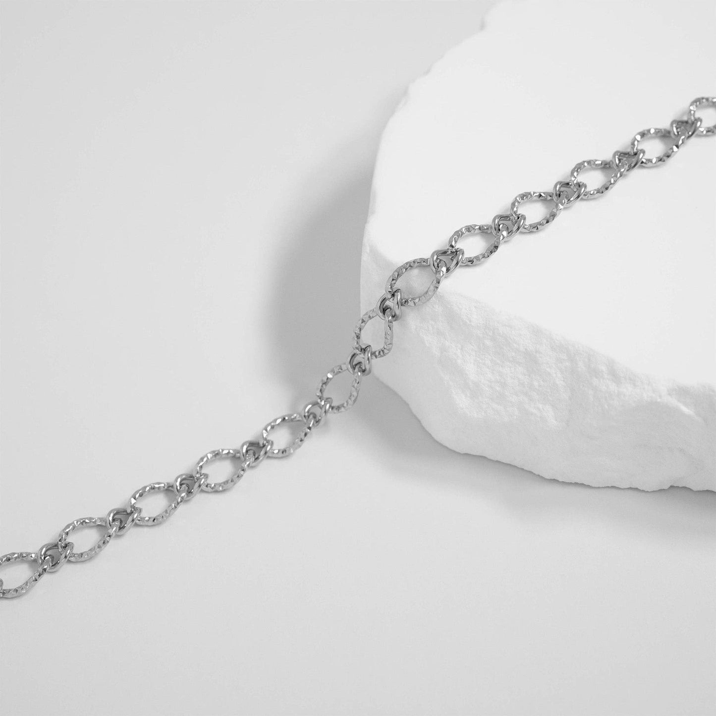 Hammered Oval Chain Bracelet