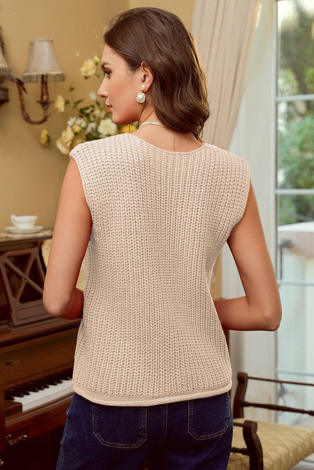 Pockets Buttoned Sweater Vest