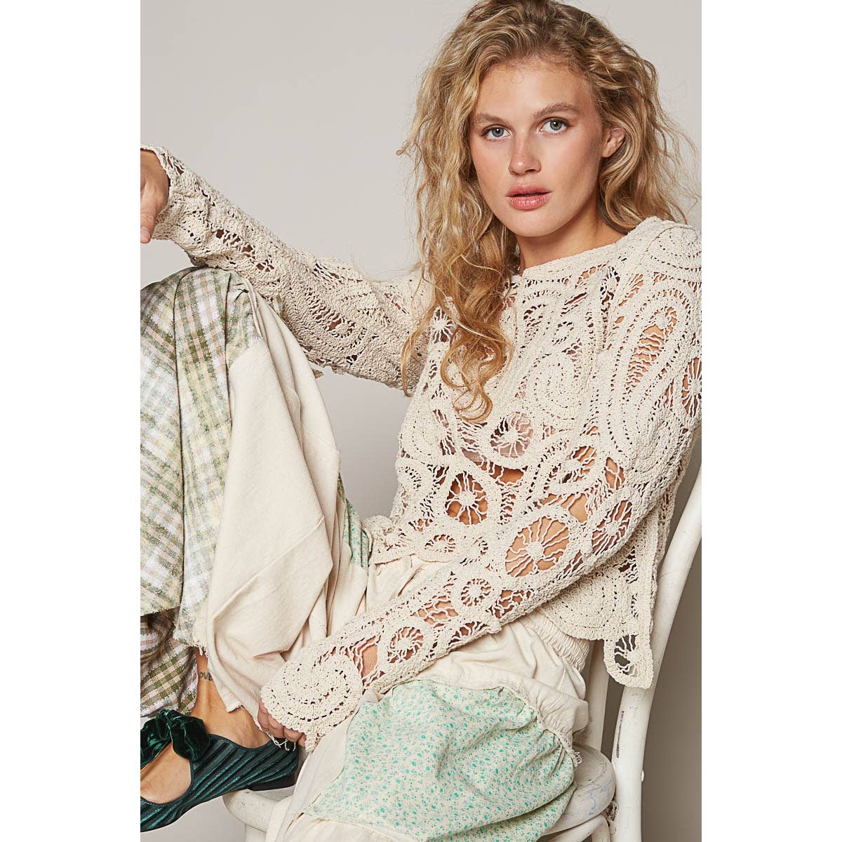 POL Round neck long sleeve solid crochet top