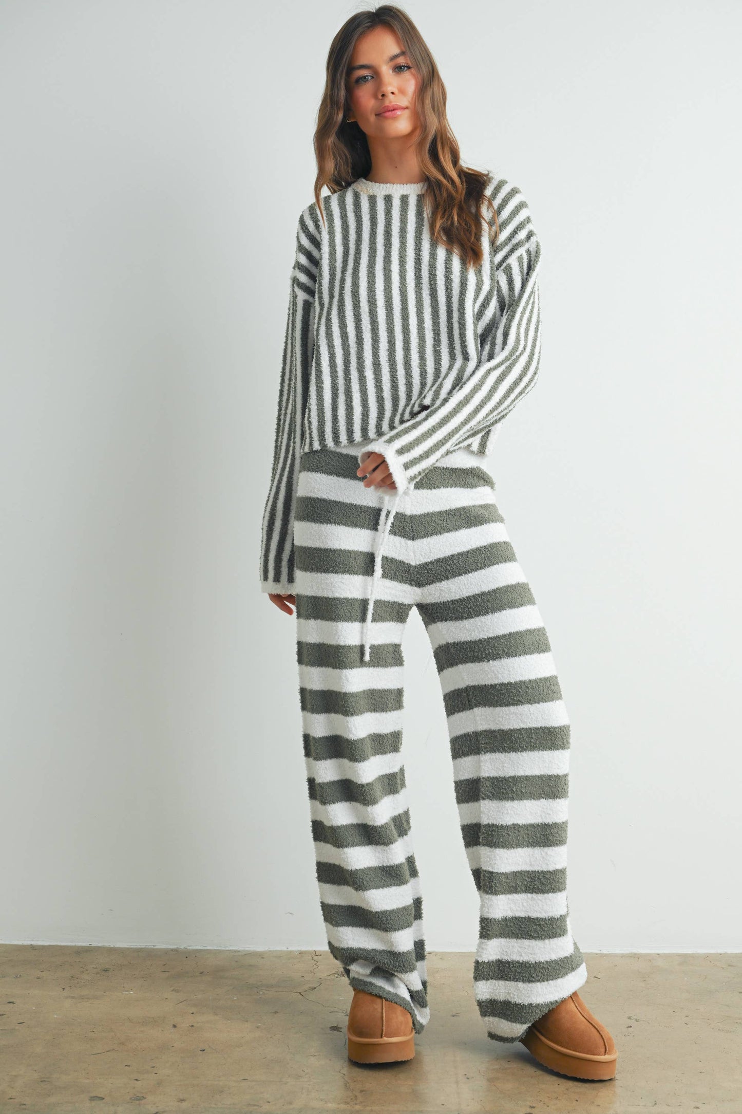 COZY STRIPED ROUND NECK SWEATER - BMW7492