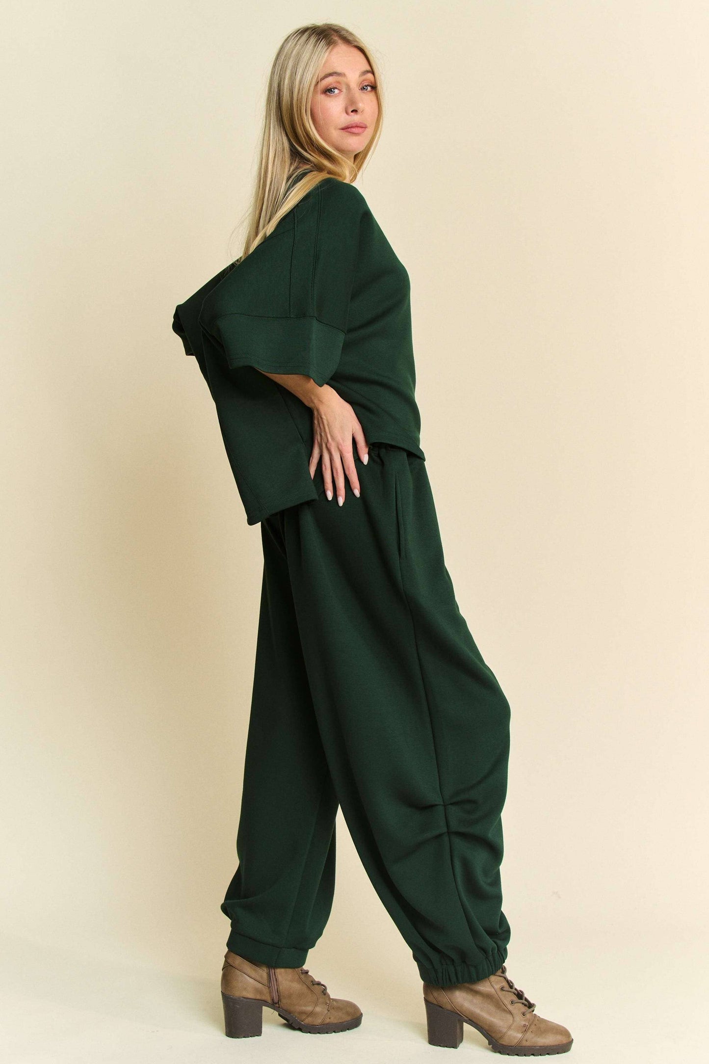 FLOWY TOP WITH ELASTIC WAIST BAND PANTS SET