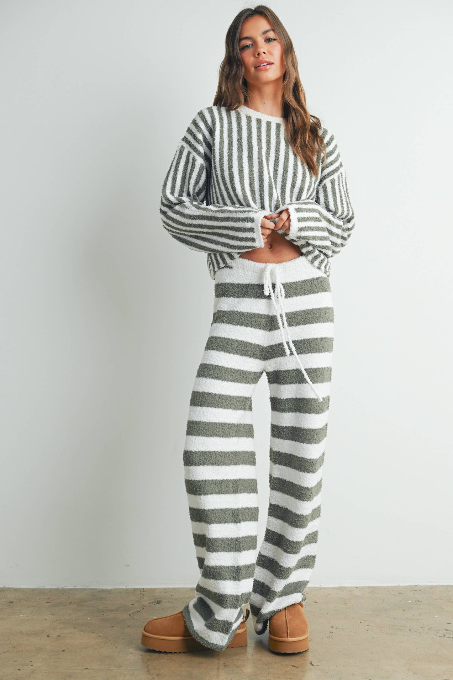 COZY STRIPED ROUND NECK SWEATER - BMW7492