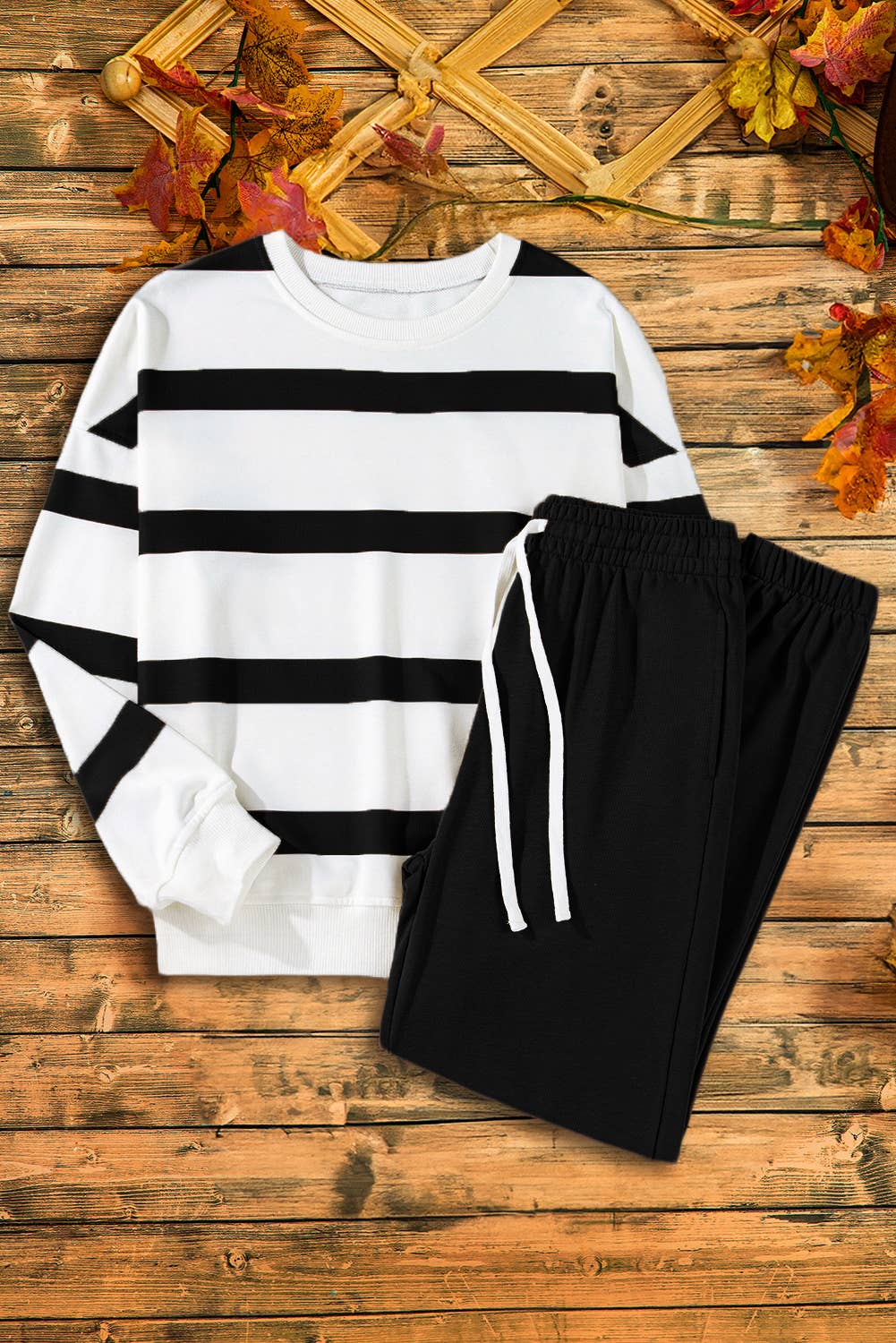 CAMPFIRE NIGHTS Cozy Striped Top & Jogger Pants Set