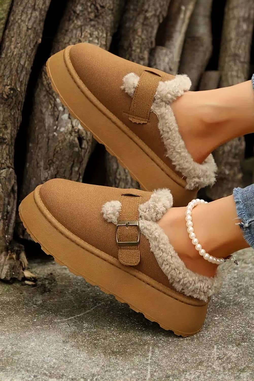 Plush Patched Buckle Decor Thick Sole Thermal Slippers