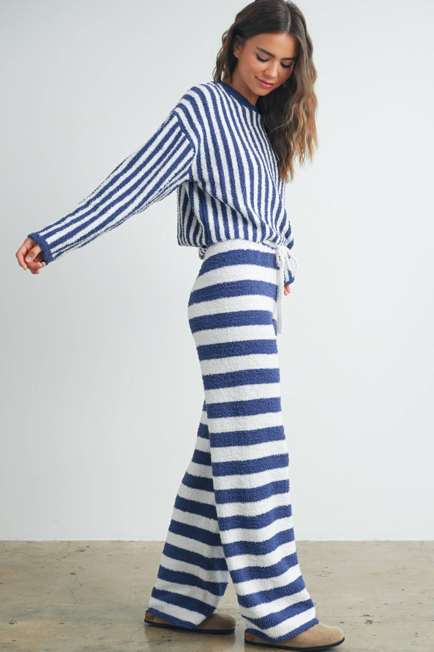 COZY STRIPED ROUND NECK SWEATER - BMW7492