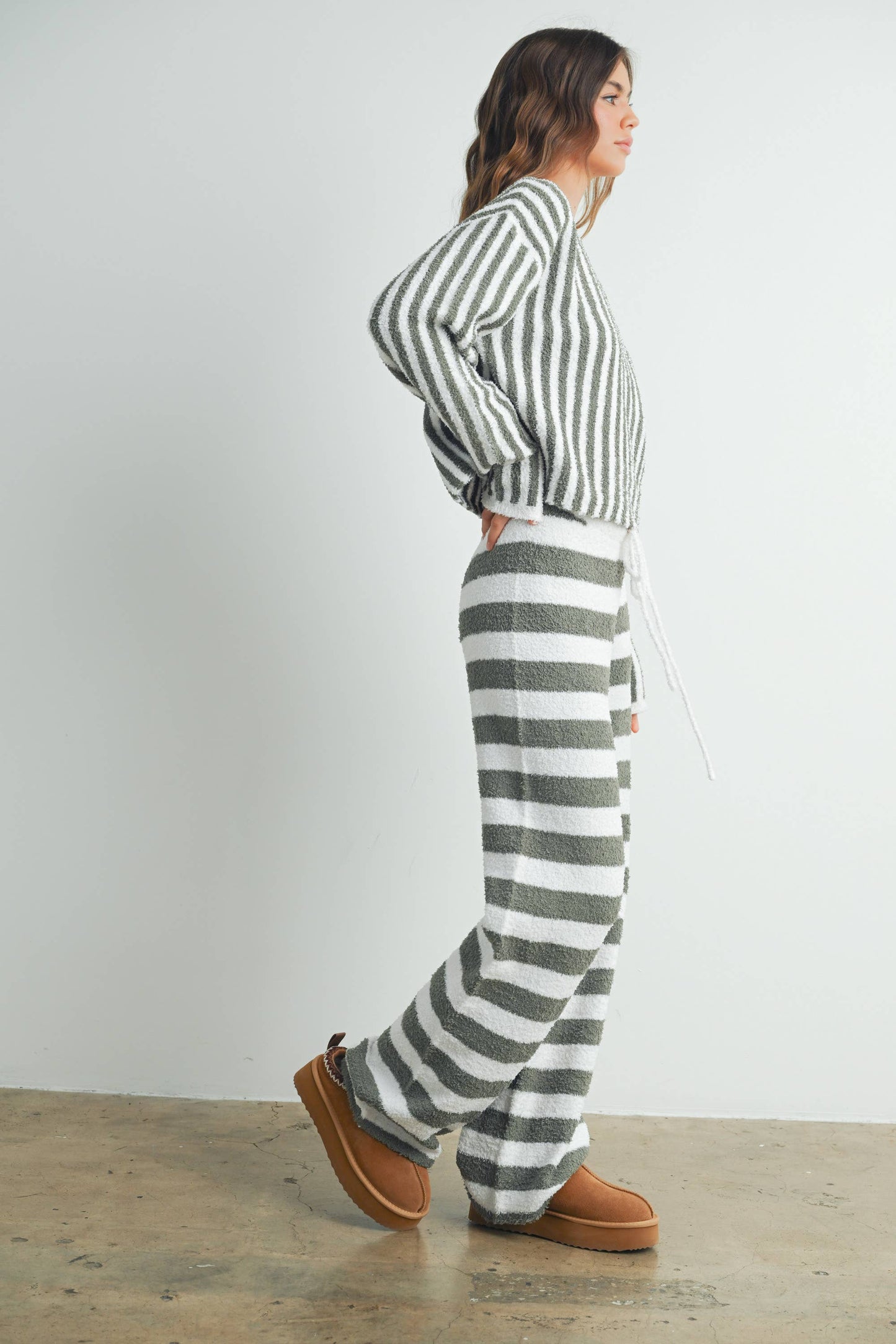 COZY STRIPED ROUND NECK SWEATER - BMW7492