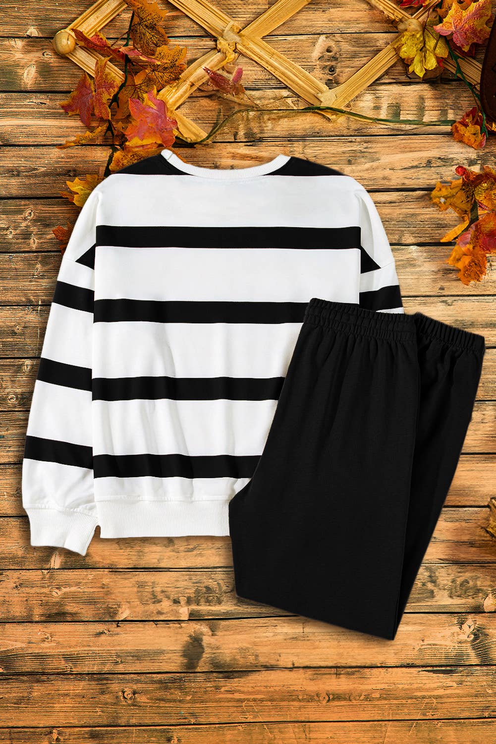 CAMPFIRE NIGHTS Cozy Striped Top & Jogger Pants Set