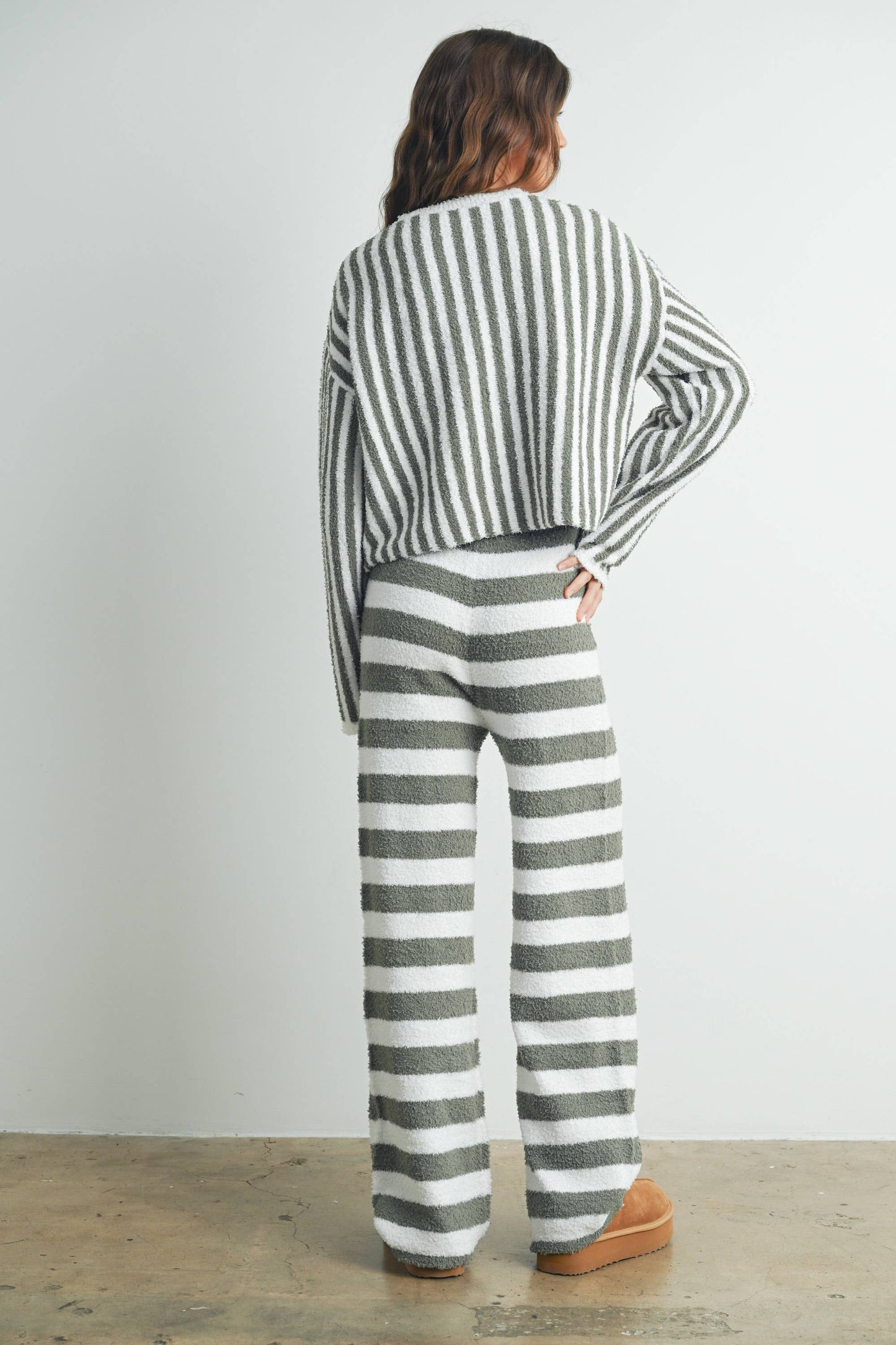 COZY STRIPED ROUND NECK SWEATER - BMW7492