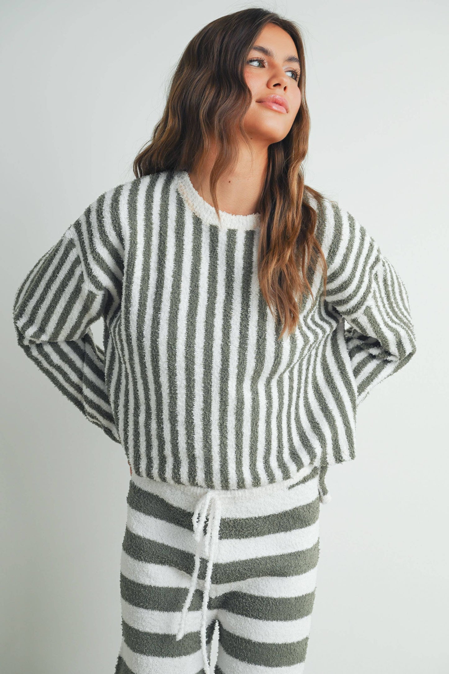 COZY STRIPED ROUND NECK SWEATER - BMW7492