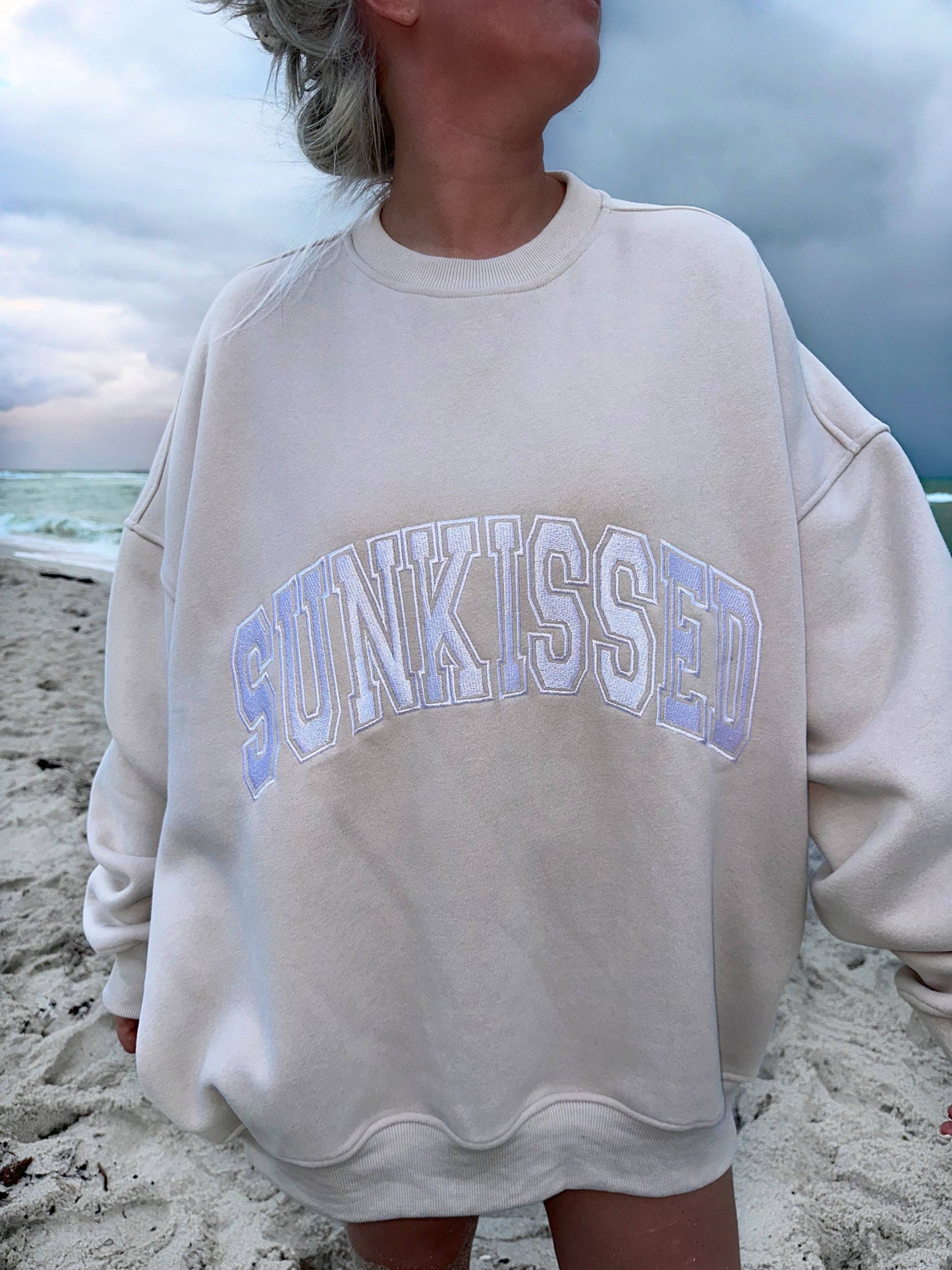 SUNKISSED Embroider Sweatshirt