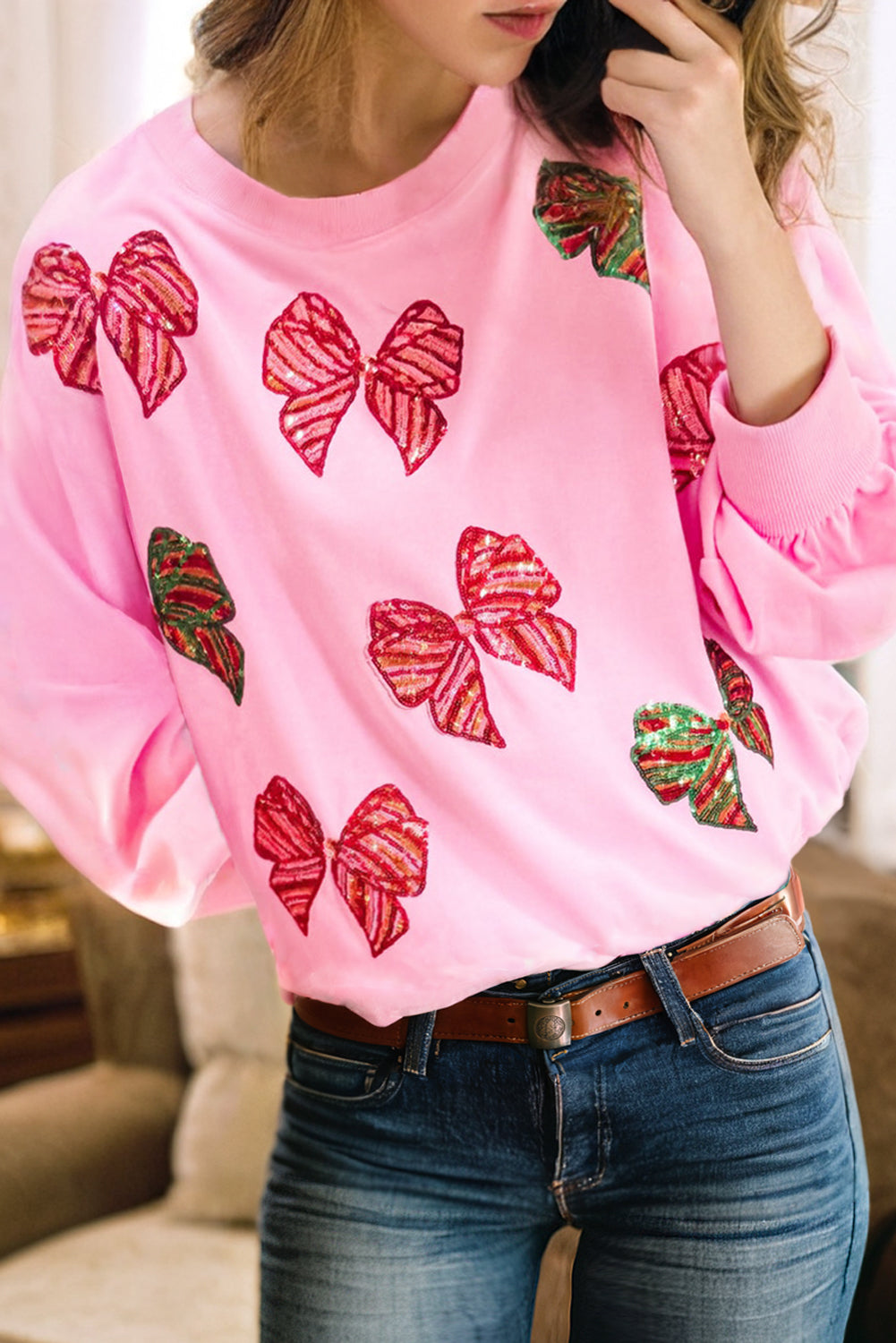 Bonbon Sequin Bowknot Patched Graphic Christmas Sweatshirt