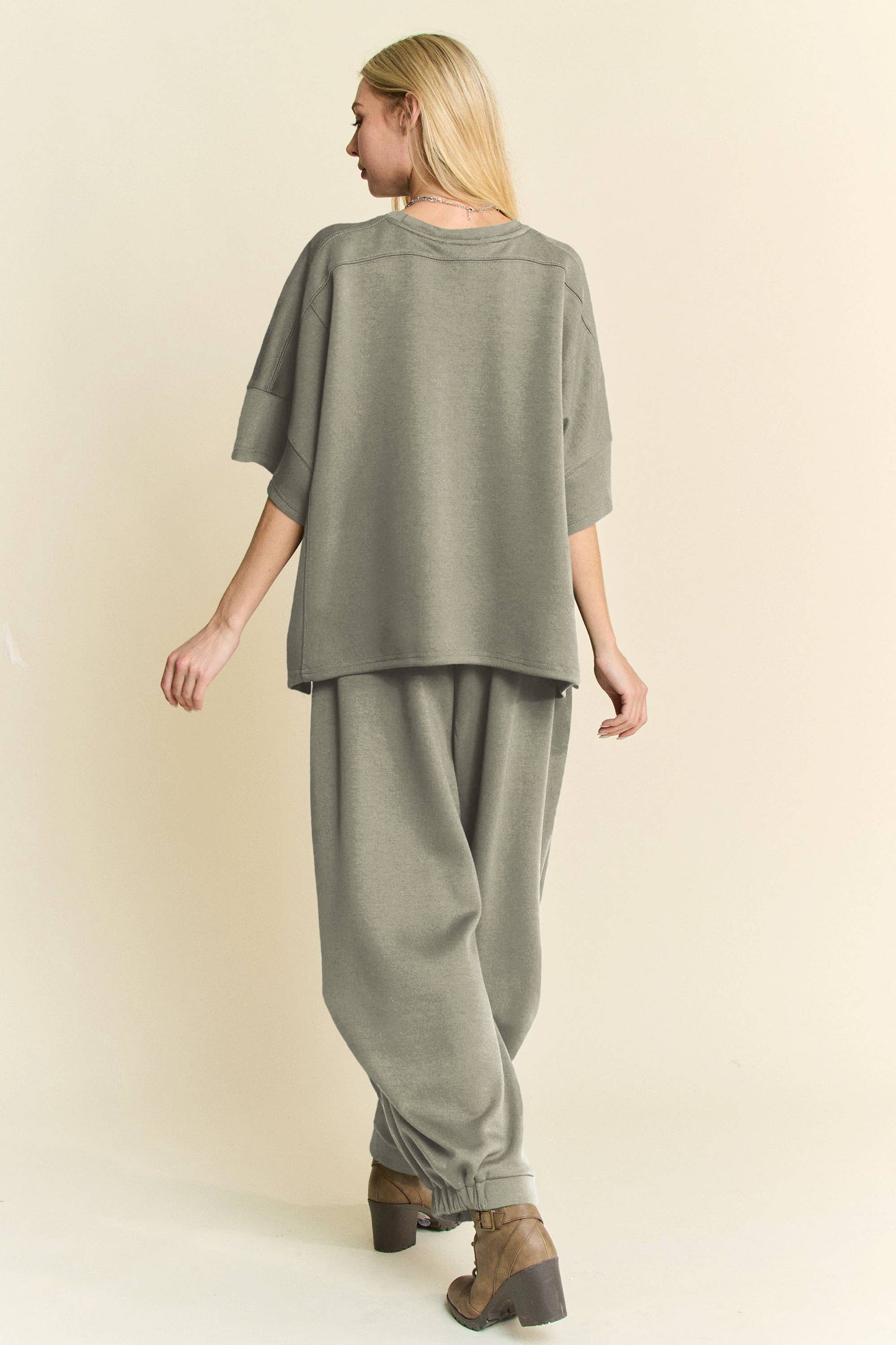 FLOWY TOP WITH ELASTIC WAIST BAND PANTS SET